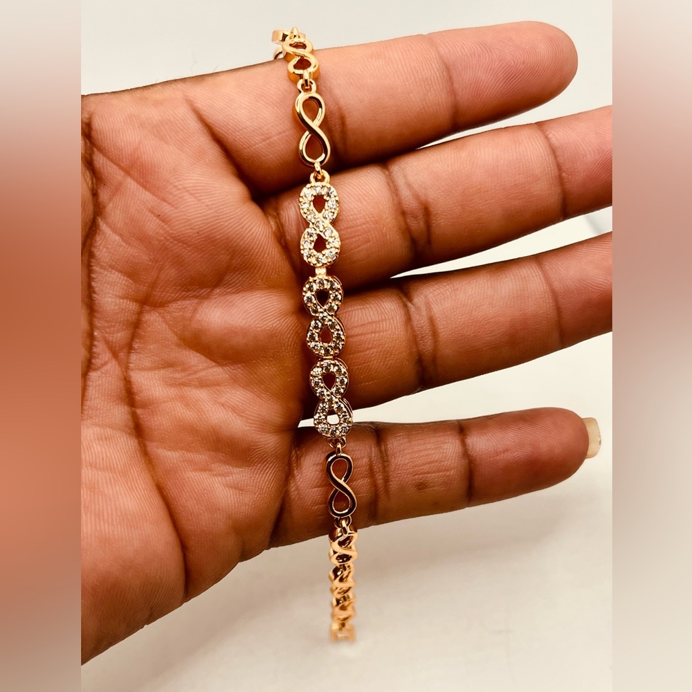 Gold plated bracelet for women imitation diamond design